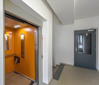 Pronájem 1+kk s balkónem a garáží - 11