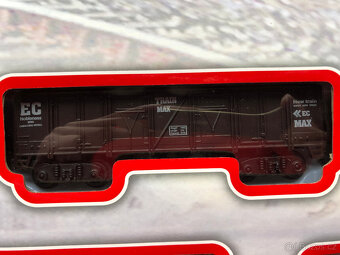 NOVÝ ELEKTRICKÝ VLÁČEK S VÝHYBKAMI (vláčkodráha / vlak na ba - 11