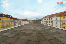 Pronájem kancelářského prostoru s terasou, 433 m², Praha - 11