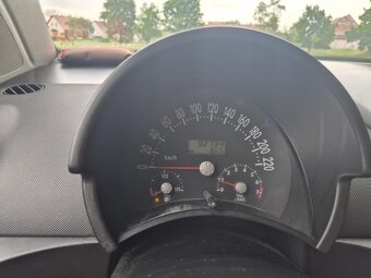 Prodám Volkswagen New Beetle 2.0i 85kw - NAJETO 92734 km - 11