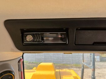 Pásové rypadlo JCB 220X C 4F - 11