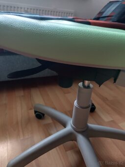 Kancelářská židle - 11