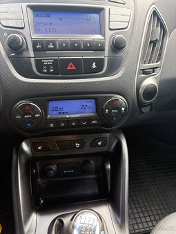Hyundai ix35,klima,polokůže,1.6 benzin - 11