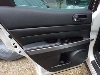 MAZDA CX-7 – INTERIÉR, SEDAČKY, TAPECE - 11