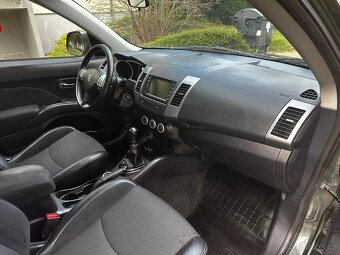 Peugeot 4007 2.2 HDi 4x4 SUV 7 míst Kůže Navi Tažné 2 tuny - 11