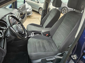 VW Touran Highline 2.0 TDi DSG - navi,tažné,temp,7míst,150PS - 11