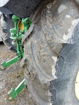John Deere 6120M traktor s čelním nakladačem - 11
