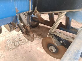 Secí stroj Kinze 3000 8 řádků - 11