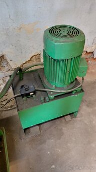 ROZPRODEJ STROJŮ - 11