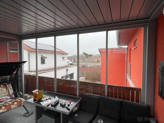 Hliníková bioklimatická zasklená pergola. - 11