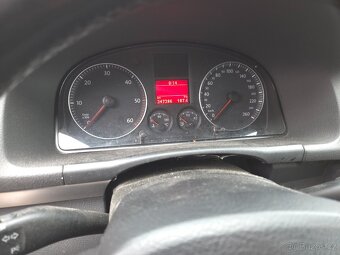 Volkswagen Touran 2.0 TDI 7. Míst - 11