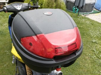Skutr Kymco Super 8 125 - 11