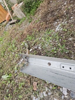 Volha 24 - střední díl předního nárazníku, volat - 11