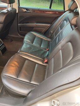 Superb 1.6 2012r.v. - 11