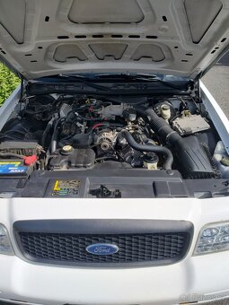 Ford Crown Victoria Police Interceptor - 11