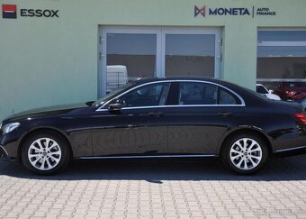 Mercedes-Benz Třídy E 220d 4MATIC - 11
