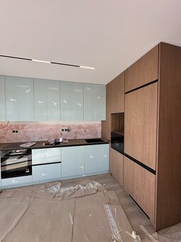 Kuchyně, skříně, šatny na míru - 11