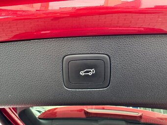 MG EHS PHEV Luxury 1.5 190kW AUT. 79tkm Panorama Virtual - 11