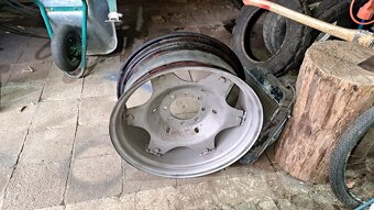 ZETOR 4011, unikátní výrobní číslo 2  - 11