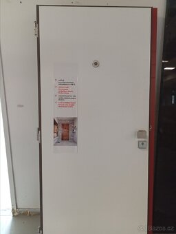 Dveře vchodové do bytu - 11