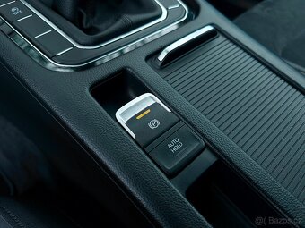VW PASSAT VARIANT 2.0 TDI 110kW HIGHLINE TAŽNÉ - 11