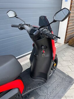 Elekroskútr Seat MÓ 125 rok 2021 řidičák B jako na auto - 11