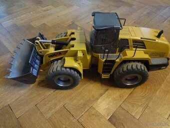 RC nakladač Huina a sklápěč Amewi nákladní auto - 11
