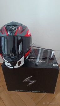Helma Fabio Quartararo Scorpion EXO R1 - 11
