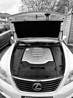 Lexus LS 460 awd - 11