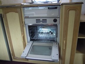 Obytný přívěs Bailey Senator 9000  r.v.1995 - 11
