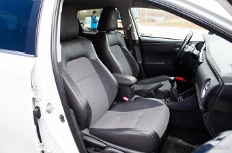 Toyota Auris 1.6 l D-4D - 11