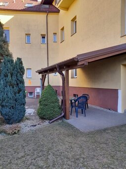 Pronájem ateliéru k bydlení 1+1, 25 m2 - 11