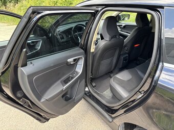 VOLVO XC60 D5 AWD 151kW r.v. 2011 - 11