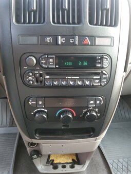 2003 Dodge Grand Caravan 3.3 V6 7 míst sleva - 11
