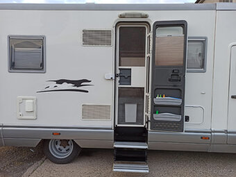 LAIKA Rexosline 721 - IVECO 3518 - 11