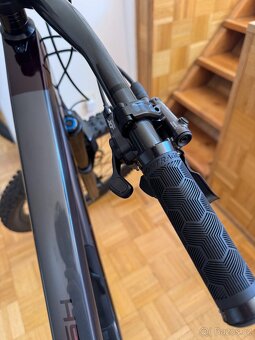Trek Slash 9.8 XT XL Full Carbon 2022 Model TOP STAV - 11