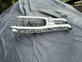 Yamaha YZ65 Prodloužená kyvná vidlice - 11