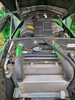 Zánovní traktor John Deere 3046R včetně čelního nakladače. - 11