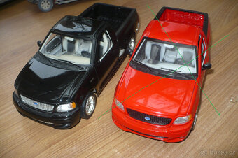 Model,auto,8 modelů 1:18 + 5 modelů zdarma. - 11