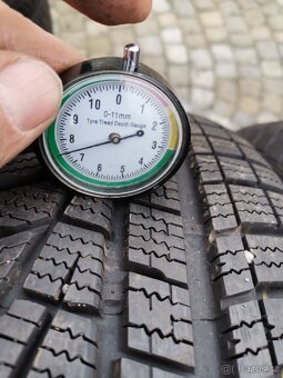 215/65/17 zimni pneu CONTI a HANKOOK 215/65 R17 - 11