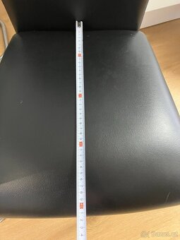 Jídelní stůl + 4 židle - 11