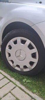 Mercedes-Benz B - 11