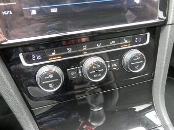 VW Golf 2.0TDi 110Kw, Highline, Masáž, Nové v ČR - 11