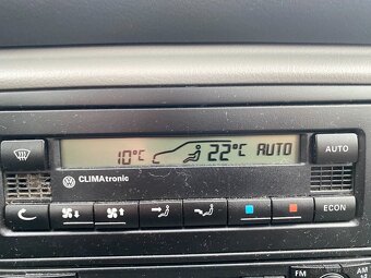 VW Passat 1,6 MPi Výhřev, Nosič, Aut. Klima - 11