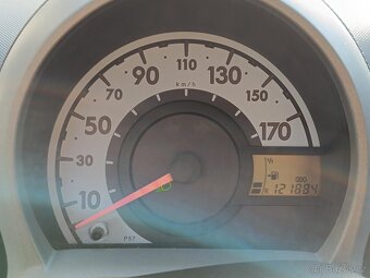 Peugeot 107 1.0 vvt-i, najeto 122 tis, klima, zánovní zimáky - 11
