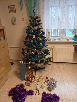 Vánoční stromeček+dekorace, ozdoby - 11