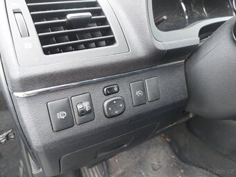 Toyota Avensis, 1,8 16V 108kW   AUTO A/C   VÝHŘEV - 11