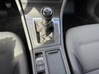VW Golf 7 kombi 1,6Tdi 85kW r.v.2019 serviska 1.majitel - 11