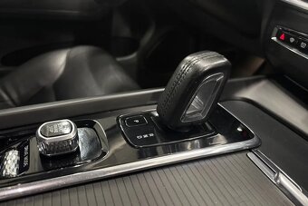 Volvo XC60 B4 AWD Momentum Advanced Edition 2020 - 11