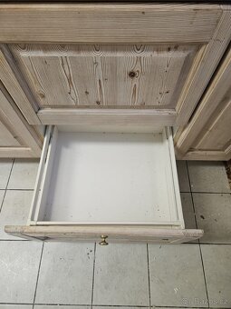 Masivní kuchyňská linka z Německa se spotřebiči - 11